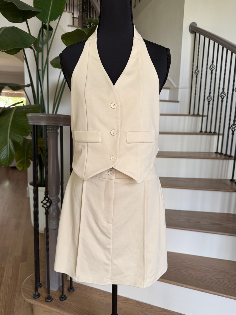 NWOT Commense Cream Halter Vest and Skirt Set (M)